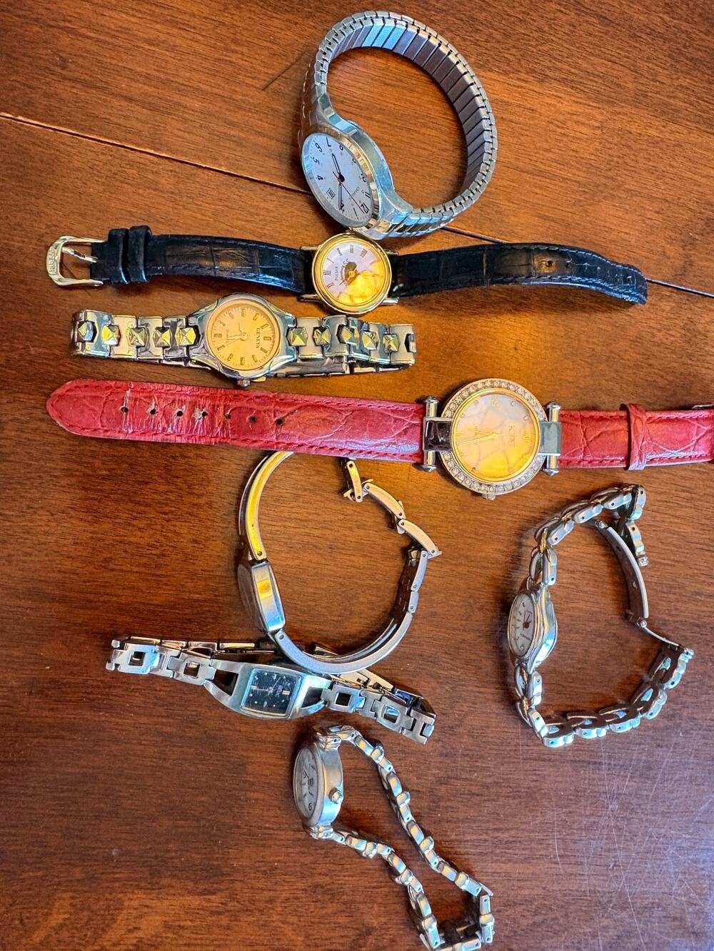Lot of 7 Women’s Watches Fossil Gruen Caravelle Relic Koret Geneva AS IS Untest